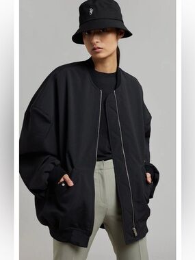 NWOT the Frankie shop Lumi bomber jacket